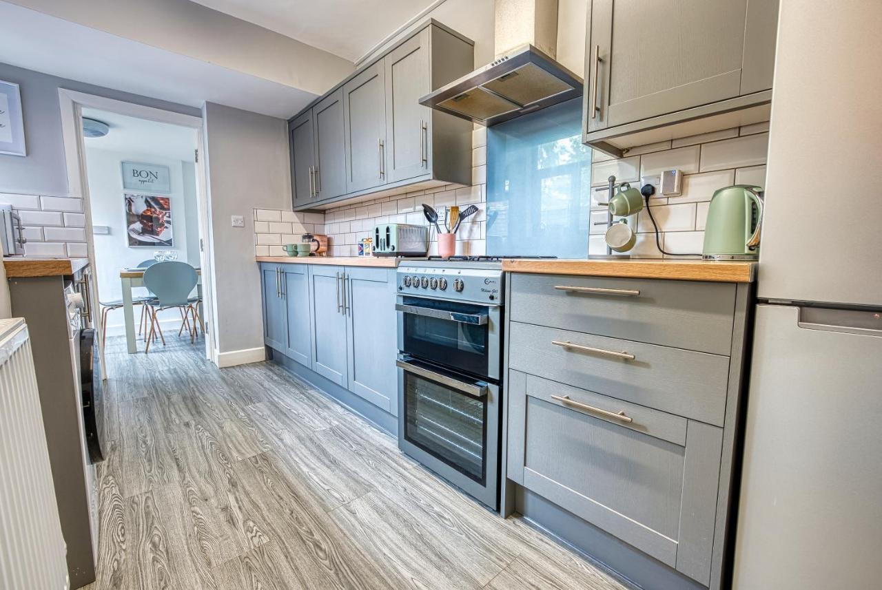 Holiday home Close To A46 Centre Sleeps 6, 5 Beds Ensuite Free Wi-fi Queens House Inspire Homes Coventry